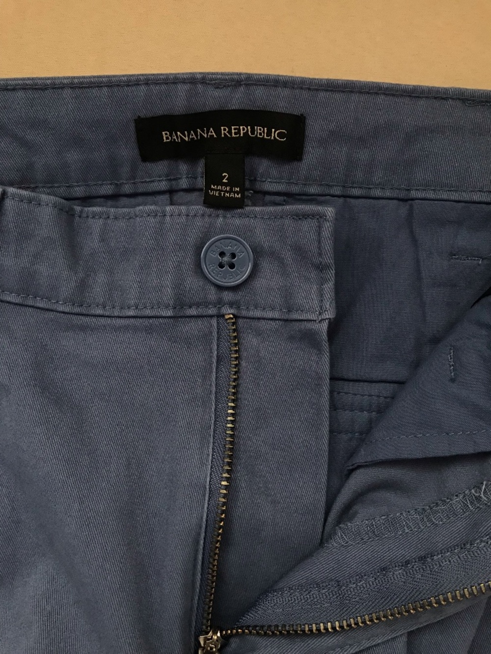 Set of 2 Banana Republic shorts - Picture 2 of 5